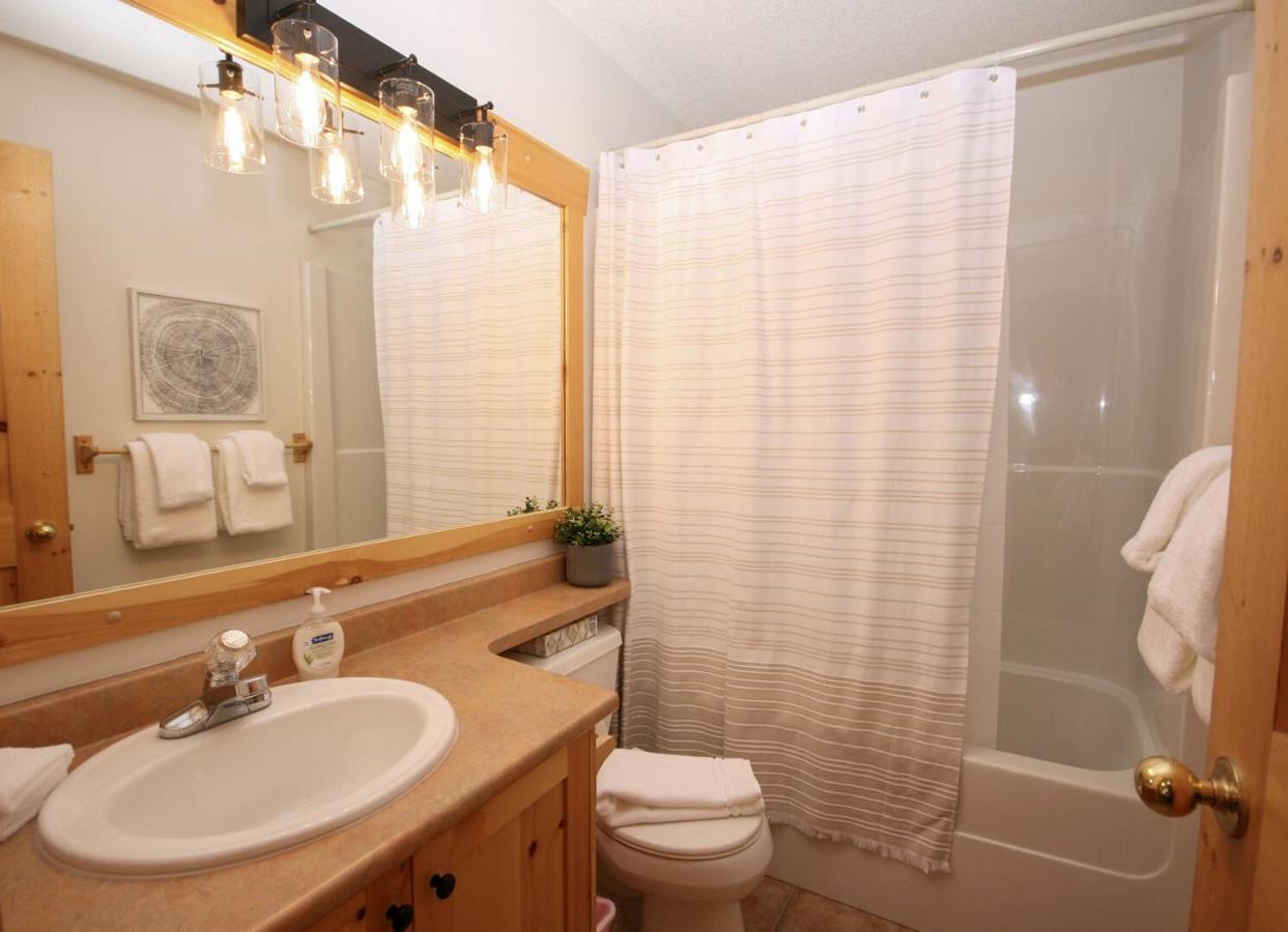 Crystal Forest 2Br Ski In Ski Out With Private Hot Tub Sun Peaks Dış mekan fotoğraf